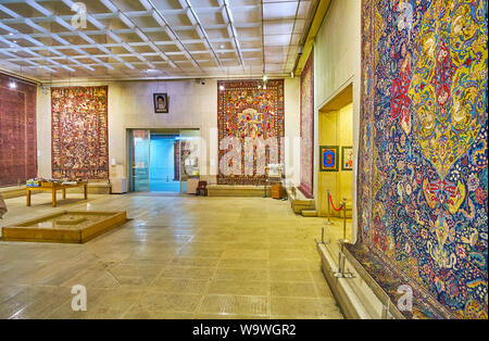 Teheran, Iran - Oktober 25, 2017: Iran Teppich Museum ist ein perfekter Ort für einen Besuch der klassischen persischen Teppichen und erhalten seit dem Mittelalter, Stockfoto