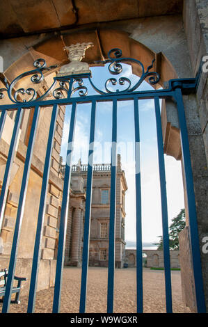 Grimsthorpe, Vereinigtes Königreich. 15 Aug, 2019. Ein Blick auf grimsthorpe Schloss in Lincolnshire, Kredit: Jonathan Clarke/Alamy leben Nachrichten Stockfoto