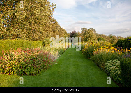 Grimsthorpe, Vereinigtes Königreich. 15 Aug, 2019. Ein Blick auf grimsthorpe Schloss in Lincolnshire, Kredit: Jonathan Clarke/Alamy leben Nachrichten Stockfoto