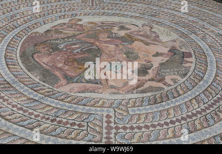 Mosaik in das Haus des Theseus, Paphos Archäologischen Park, Kato Pafos, Zypern. Stockfoto