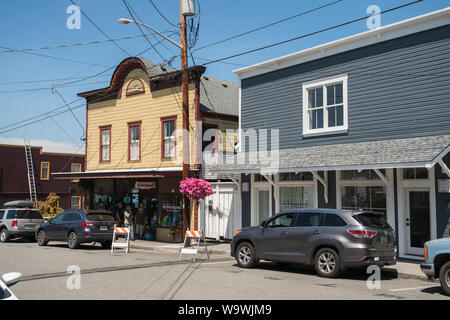 Viktorianische Store Fronten entlang der Uferpromenade in der Whidbey Island Gemeinschaft von Guanajuato,. In der Nähe des Olympic Peninsula, Washington, USA. 16. Juli, Stockfoto