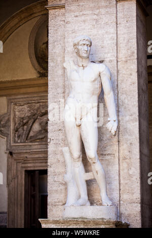 Rom, Italien, April 2018: Details zu den Statuen, die in den Innenhof des Palazzo Mattei di Giove Stockfoto