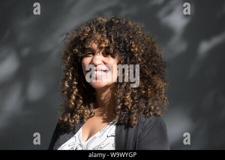 Edinburgh, Schottland, Großbritannien. 15 Aug, 2019. Elizabeth Acevedo, National Poetry Slam Champion, diskutiert ihr Buch Carnegie - Gewinnen der Poet X, in Edinburgh International Book Festival 2019, Credit: Pauline Keightley/Alamy leben Nachrichten Stockfoto