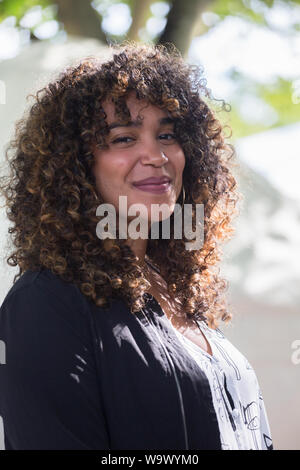 Edinburgh, Schottland, Großbritannien. 15 Aug, 2019. Elizabeth Acevedo, National Poetry Slam Champion, diskutiert ihr Buch Carnegie - Gewinnen der Poet X, in Edinburgh International Book Festival 2019, Credit: Pauline Keightley/Alamy leben Nachrichten Stockfoto