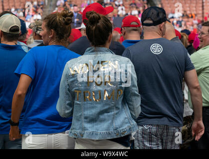 Manchester, United States. 15 Aug, 2019. Der Anhänger des Präsidenten Donald Trump besuchen MAGA Rallye an der Southern New Hampshire University (Foto von Lew Radin/Pacific Press) Quelle: Pacific Press Agency/Alamy leben Nachrichten Stockfoto