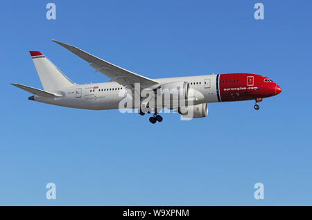 Norwegisches Air Shuttle ASA Boeing 787 wurde bei Endanflug zum Los Angeles International Airport, LAX, gezeigt. Stockfoto