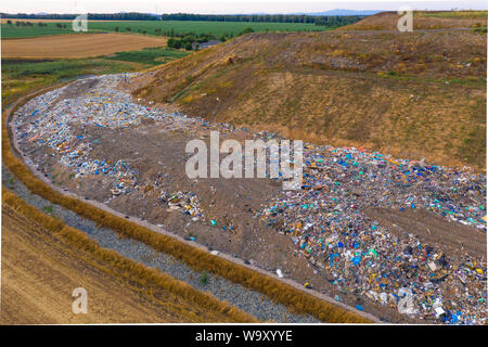 Garbage Berg. Kommunalen Deponien für Hausmüll. Stockfoto