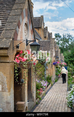 Chandos und Dellen armenhäuser in der alten Anglo-sächsischen Stadt Winchcombe, Cotswolds, Gloucestershire, England Stockfoto