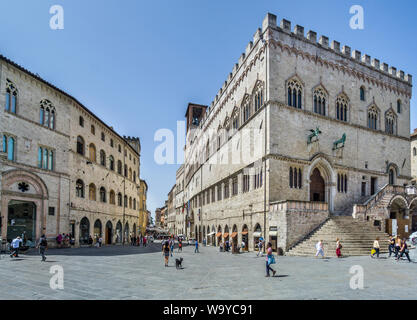 Palazzo dei Priori mit grosse Portal, das mittelalterliche Magistrature und Rathaus von Perugia an der Piazza Grande, Umbrien, Italien Stockfoto