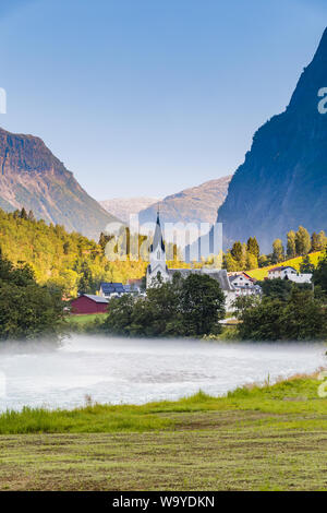 Fortun Dorf in der Nähe von Hemsedal in Fotundalen tal Sogn und Fjordane in Fjordnorwegen Stockfoto