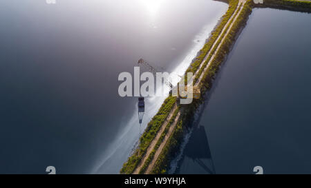 Moderne Kläranlage. Tanks, die für die Belüftung und die biologische Reinigung des Abwassers. Stockfoto