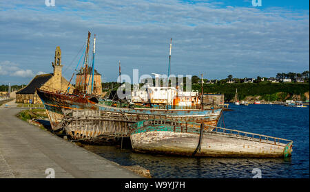 Camaret-sur-Mer. Friedhof der Fischerboote. Finistere. Bretagne. Frankreich Stockfoto