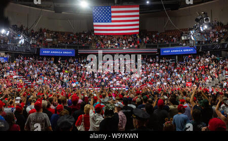 Manchester, New Hampshire, USA. 15 Aug, 2019. August 15, 2019, Manchester, New Hampshire, USA: US-Präsident Donald Trump campaigning an der Southern New Hampshire University Arena in Manchester, New Hampshire, USA. Quelle: Lba Co.Ltd./Alamy leben Nachrichten Stockfoto