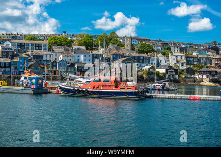 Falmouth Lotsenboot günstig bei Falmouth Haven Marina auf dem Fluss Fal in Cornwall. Stockfoto