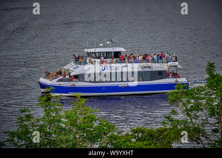 Urquhart Castle auf Lock Ness (GLNC) Stockfoto