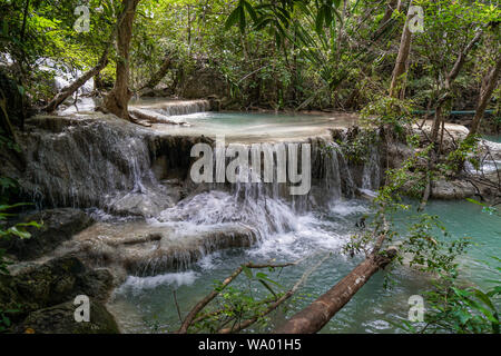 Erawan Nationalpark, am West Thailand in der tenasserim Hügeln der Provinz Kanchanaburi. Einer der bekanntesten Nationalparks in Thailand. Stockfoto