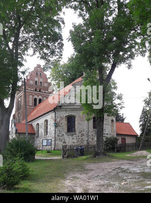 Düsseldorf, Deutschland. 16 Aug, 2019. Das Foto zeigt die Kirche in der polnischen Stadt D · wierzuty. Die liturgischen Gerät auf der Liste der ein Auktionshaus in Köln zog die Aufmerksamkeit der evangelische Pastor in Polen: Der Kelch von seiner Pfarrei hatte während des Zweiten Weltkrieges verschwunden. Vielen geholfen: Jetzt die Gemeinde erhält die Schale zurück. Aus den Händen der Rheinischen Präsident. Credit: - - -/Evangelische Kirche im Rheinland/dpa - ACHTUNG: Nur für redaktionelle Verwendung in Verbindung mit einem Bericht über die Rückkehr und nur mit vollständiger Nennung der oben genannten Kredit-/dpa/Alamy leben Nachrichten Stockfoto