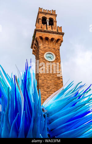 Berühmten Turm und Glas Skulptur an der Insel Murano in der Nähe Venedig Italien Stockfoto