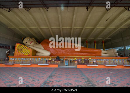 Wat Phothivihan, Heimat einer riesigen Liegenden Buddha in Tumpat, Malaysia. Stockfoto