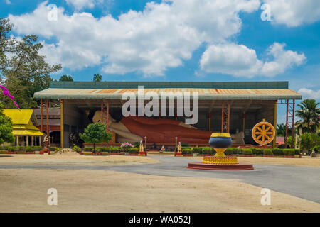 Wat Phothivihan, Heimat einer riesigen Liegenden Buddha in Tumpat, Malaysia. Stockfoto