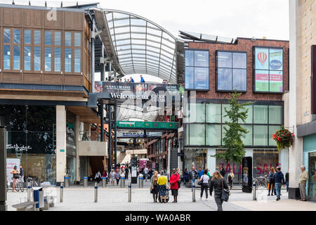 Der Eingang zum Cabot Circus Einkaufszentrum, Bristol City Centre, England, Großbritannien Stockfoto