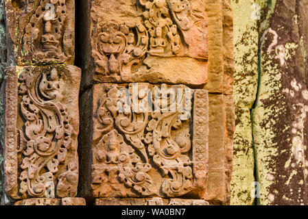 bas Relief von Blumen und Pflanzen am Eingang zum Preah Khan Tempel, in Angkor Thom, Siem Reap, Kambodscha Stockfoto