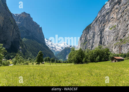 Landschaft im Lauterbrunnental, Lauterbrunnen, Berner Oberland, Schweiz, Europa Stockfoto