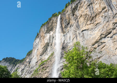 Staubbachfall im Lauterbrunnental, Lauterbrunnen, Berner Oberland, Schweiz, Europa Stockfoto