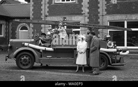 Königliche Familie in Sandringham, Königin Elizabeth II., Herzog von Edinburgh, Prinz Charles und Prinzessin Diana, Prinz William und Prinz Harry. Stockfoto