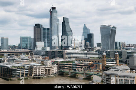 Der Londoner City von der Tate Modern Aussichtsplattform gesehen Stockfoto