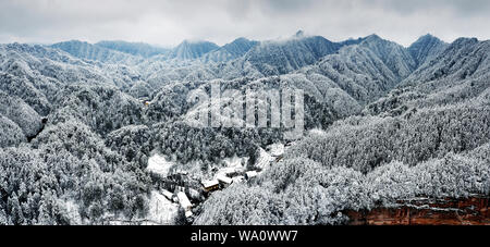 Chongqing Berg Schnee rund um Stockfoto