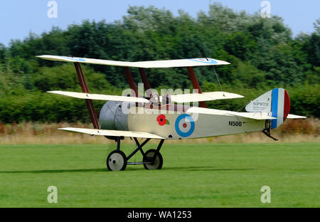 Der Sopwith Dreidecker war eine britische Einzelsitz Jagdflugzeug entworfen und von der Sopwith Aviation Company während des Ersten Weltkrieges hergestellt. Stockfoto