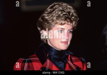 Prinzessin Diana schaltete die Bond Street Christmas Lights, Bond Street, London. UK 17/11/1993 Stockfoto