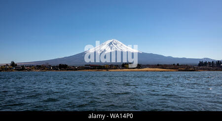 Blick auf meine Fuji von Lake Kawaguchi, Japan. Stockfoto