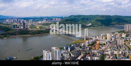 Ein paar Jiang Chongqing Changjiang Brücke Stockfoto