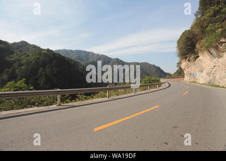 Shaanxi qinling wird meiyukou Highway Stockfoto