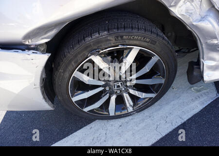 Auto Unfall beschädigt Stockfoto