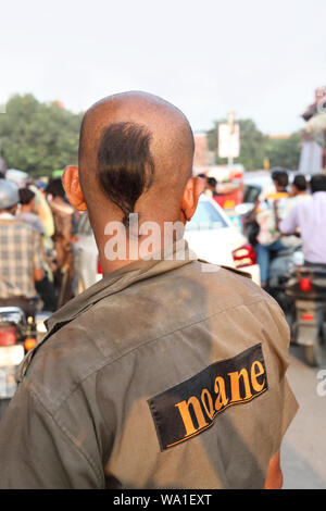 Rückansicht des Mannes mit mohawk Stockfoto