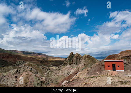 Türkei: Landschaft an der Straße von igdir zu Dogubayazıt, in der Eastern Anatolia Region der Türkei in der Nähe der Berg Ararat und armenischen und iranischen Grenzen Stockfoto