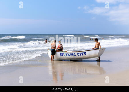 Auf Aufgabe Rettungsschwimmer in Atlantic City, New Jersey, USA Stockfoto