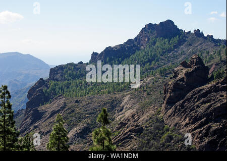 Wunderschöne Aussicht von Roque Nublo auf der Soria Tal, Gran Canaria, Spanien Stockfoto