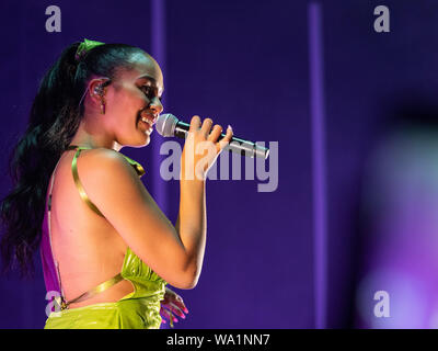 Alges, Portugal: jorja Smith Performing live am ersten Tag des Festivals NOS lebendig in Alges, Donnerstag, Jan. 11, 2019. Mit: jorja Smith Wo: Lisboa, Portugal Wann: 11 Aug 2019 Quelle: Rui M Leal/WENN.com Stockfoto