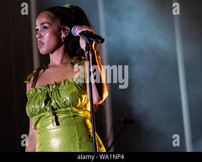 Alges, Portugal: jorja Smith Performing live am ersten Tag des Festivals NOS lebendig in Alges, Donnerstag, Jan. 11, 2019. Mit: jorja Smith Wo: Lisboa, Portugal Wann: 11 Aug 2019 Quelle: Rui M Leal/WENN.com Stockfoto