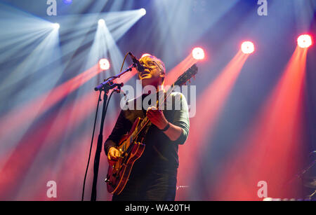 Edinburgh, Schottland, Großbritannien. 16. August 2019. Die legendäre Schottische Band Teenage Fanclub spielen Leith Theater während der Edinburgh International Festival. Abgebildet; Norman Blake von Teenage Fanclub. Iain Masterton/Alamy Leben Nachrichten. Stockfoto