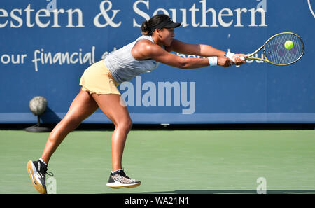 Mason, Ohio, USA. 16 Aug, 2019. Naomi Osaka spielt Sofia Kenin (USA) an der Westlichen und Südlichen Öffnen am August 16, 2019 Lindner Family Tennis Center in Mason, Ohio gespielt wird. © Leslie Billman/Tennisclix Credit: Cal Sport Media/Alamy leben Nachrichten Stockfoto