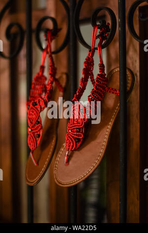 Handgefertigte macrame Sandalen von amaru Kolumbien Stockfoto