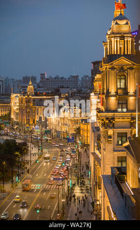 Nacht auf dem Bund in Shanghai Stockfoto