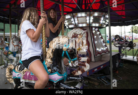 Kinder genießen die Mitte 65. jährlichen Clarke County Fair. (Foto von Douglas Graham) Stockfoto