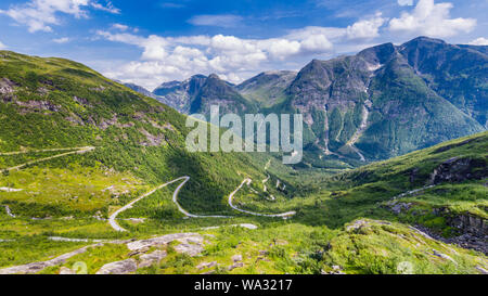 Panorama von utsikten Sicht entlang der malerischen Route Gaularfjellet aus Sognfjorden zu Fosseheimen in Westnorwegen. Stockfoto