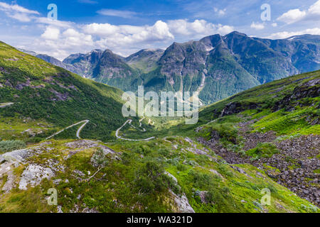 Panorama von utsikten Sicht entlang der malerischen Route Gaularfjellet aus Sognfjorden zu Fosseheimen in Westnorwegen. Stockfoto